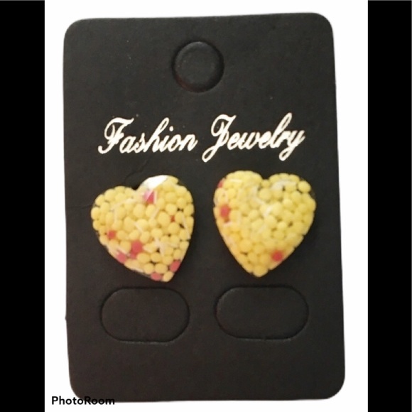 🌼Yellow Confetti Heart Stud Earrings 🌼NWT🏷 - Picture 6 of 7